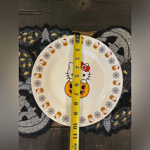 HELLO KITTY SANRIO NWOT Halloween Spiderwebs Hello Kitty In Jack-O-Lantern Plate - Picture 5 of 8